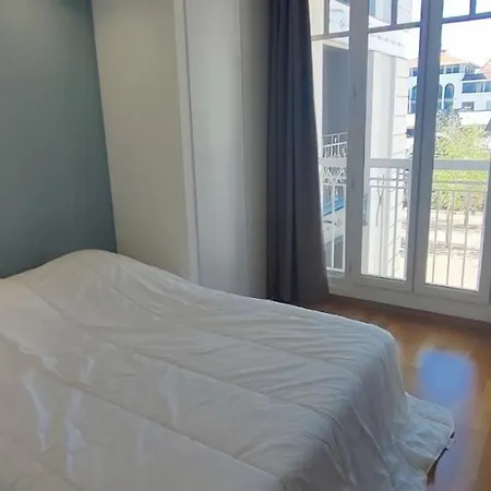 Cocoon 45 M With Balcony Near The דירה ארסשון