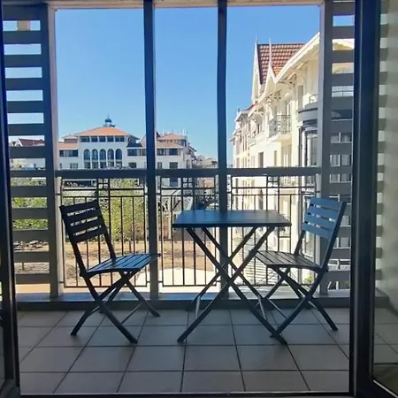 Apartment Cocoon 45 M With Balcony Near The