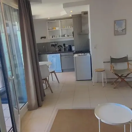 Cocoon 45 M With Balcony Near The * アルカション