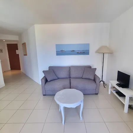 Lägenhet Cocoon 45 M With Balcony Near The