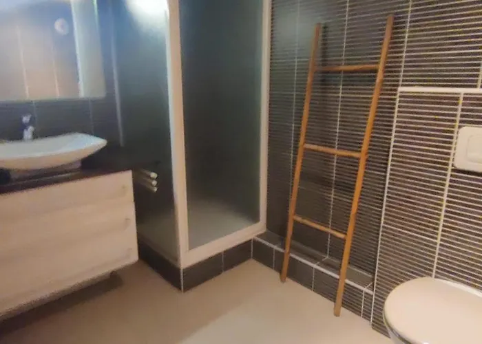 Cocoon 45 M With Balcony Near The