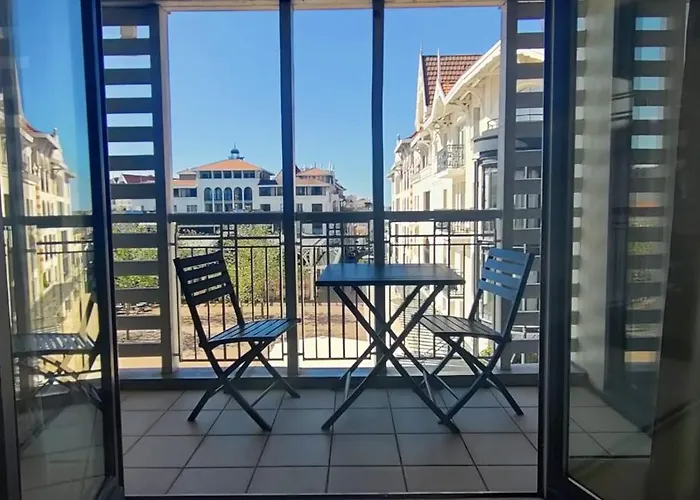 Cocoon 45 M With Balcony Near The アパート *